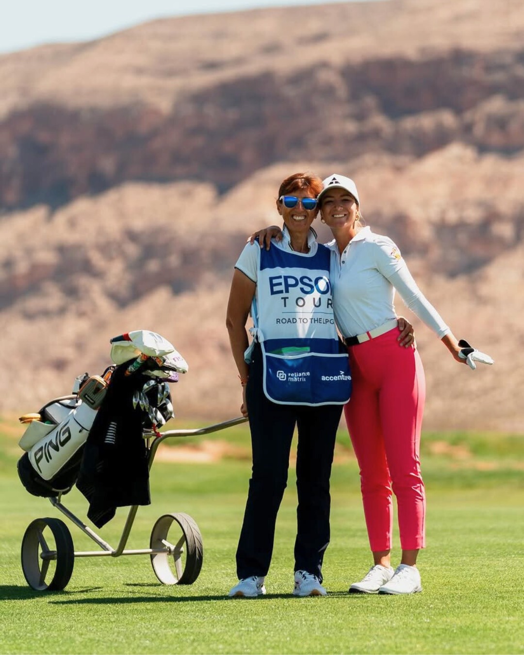 @carlatejedo on tour with her JuCad trolley ⛳ We wish her every success!

#jucad #golf #golfgirl #golfpro #EpsonTour
