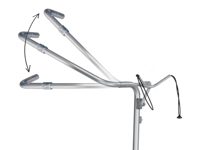 Example image: The right handle position for every height of golfer – the handle bar with crown teeth arrestment is adjustable to suit every individual.