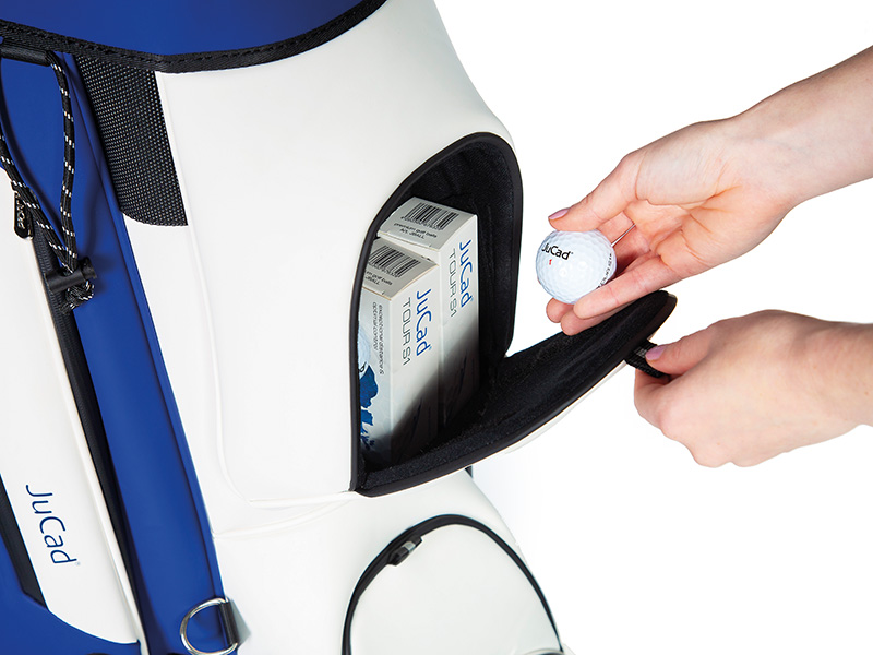 JuCad_bag_First Class Revolution_royal blue-white_JBFCR-BW_example magnetic closure 2_ JuCad_bag_First Class Revolution_royal blue-white_JBFCR-BW_example magnetic closure 2_