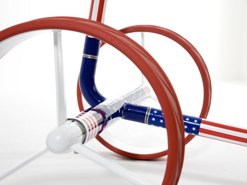 jucad-usa-travel-detail4RIisv7hndRhVy Roues légères de haute technologie. L‘expérience des techniques de course automobile au profit de votre confort sur le parcours.