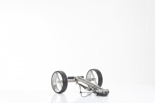 Flat packing size thanks to innovative folding technology: 67x60x13 cm / 26.4x23.6x5.1 inch